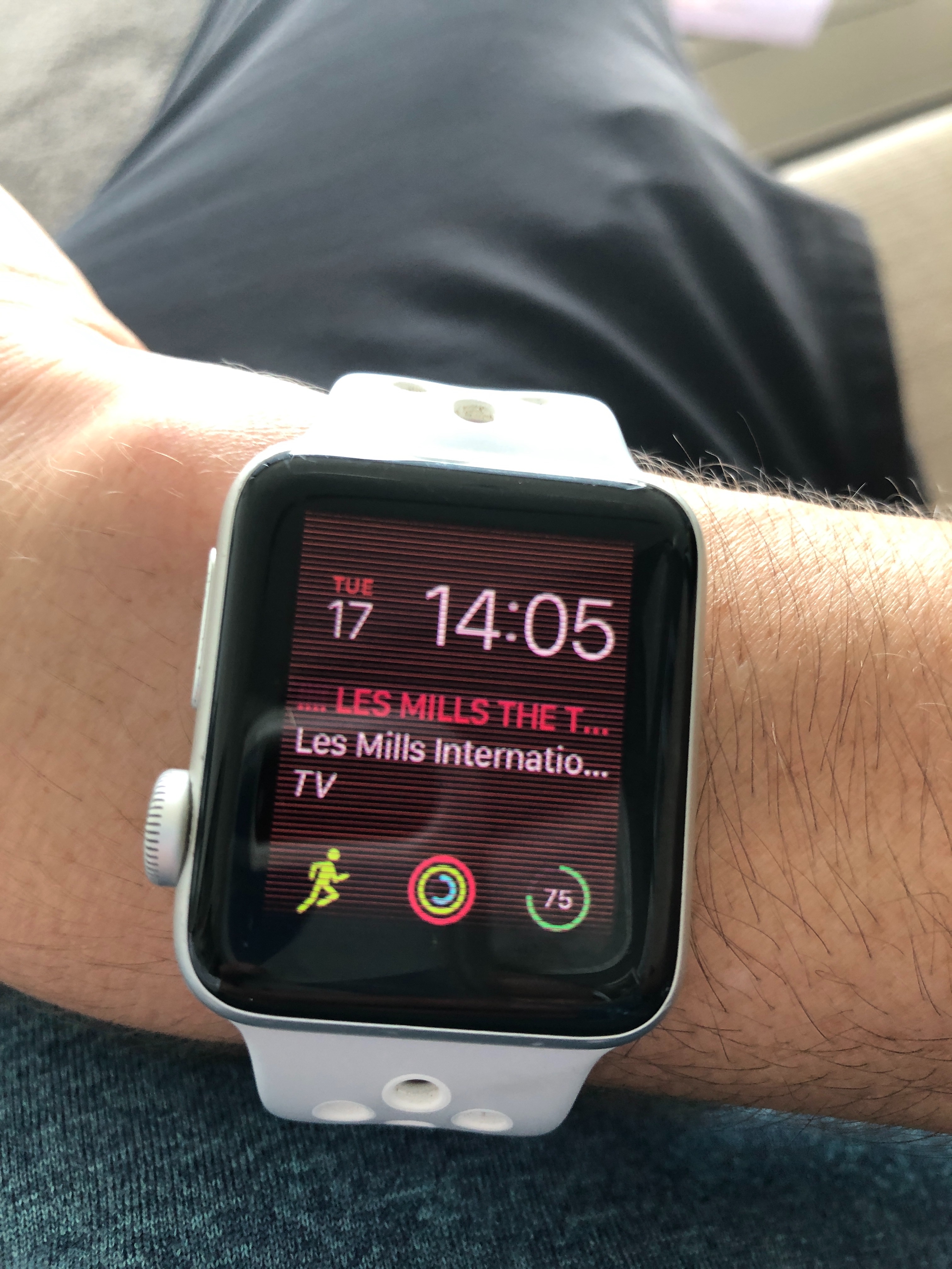 Soar kaos Om indstilling Apple Watch displaying red and pixelly - Apple Community