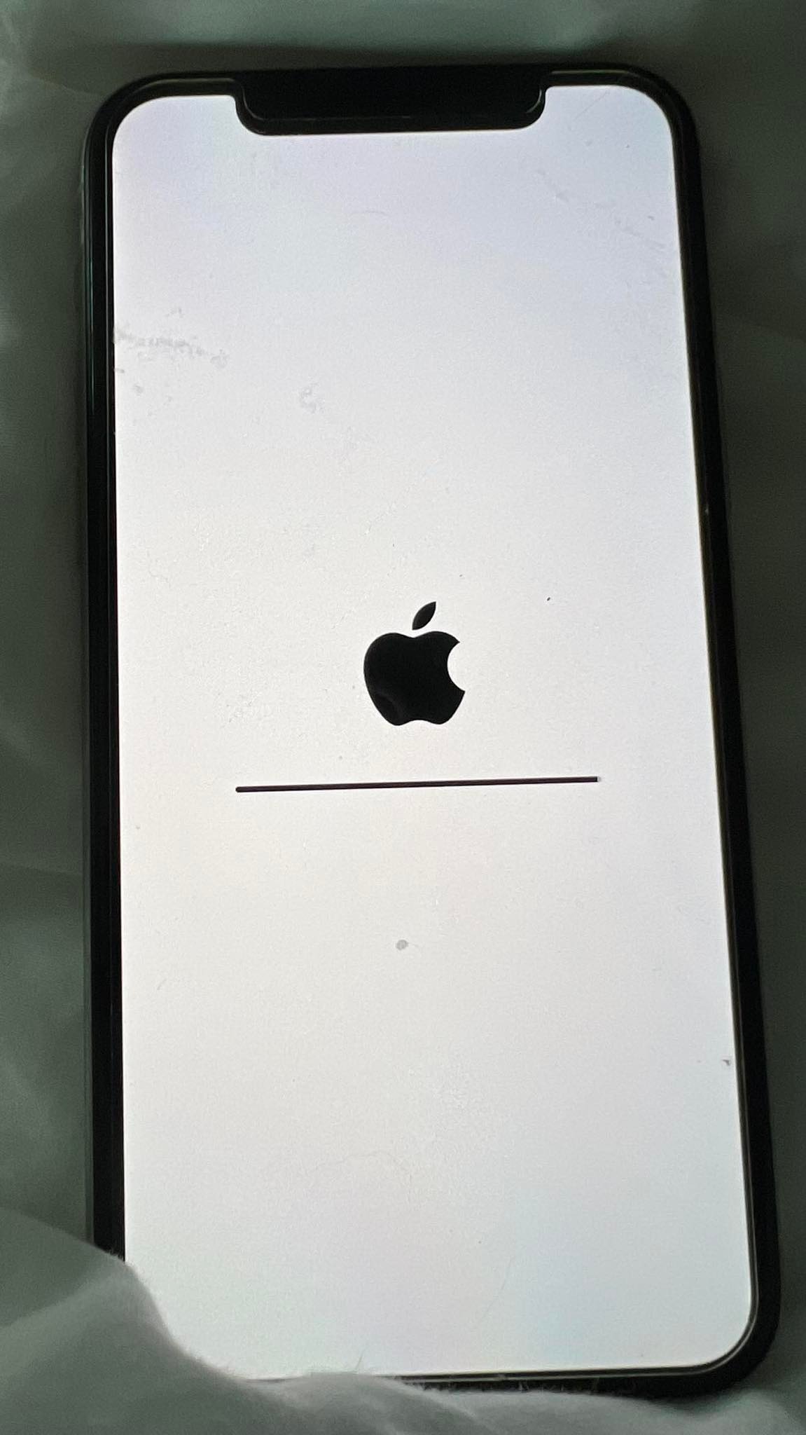 iOS 16 stuck on progress bar for 48 hrs. - Apple Community