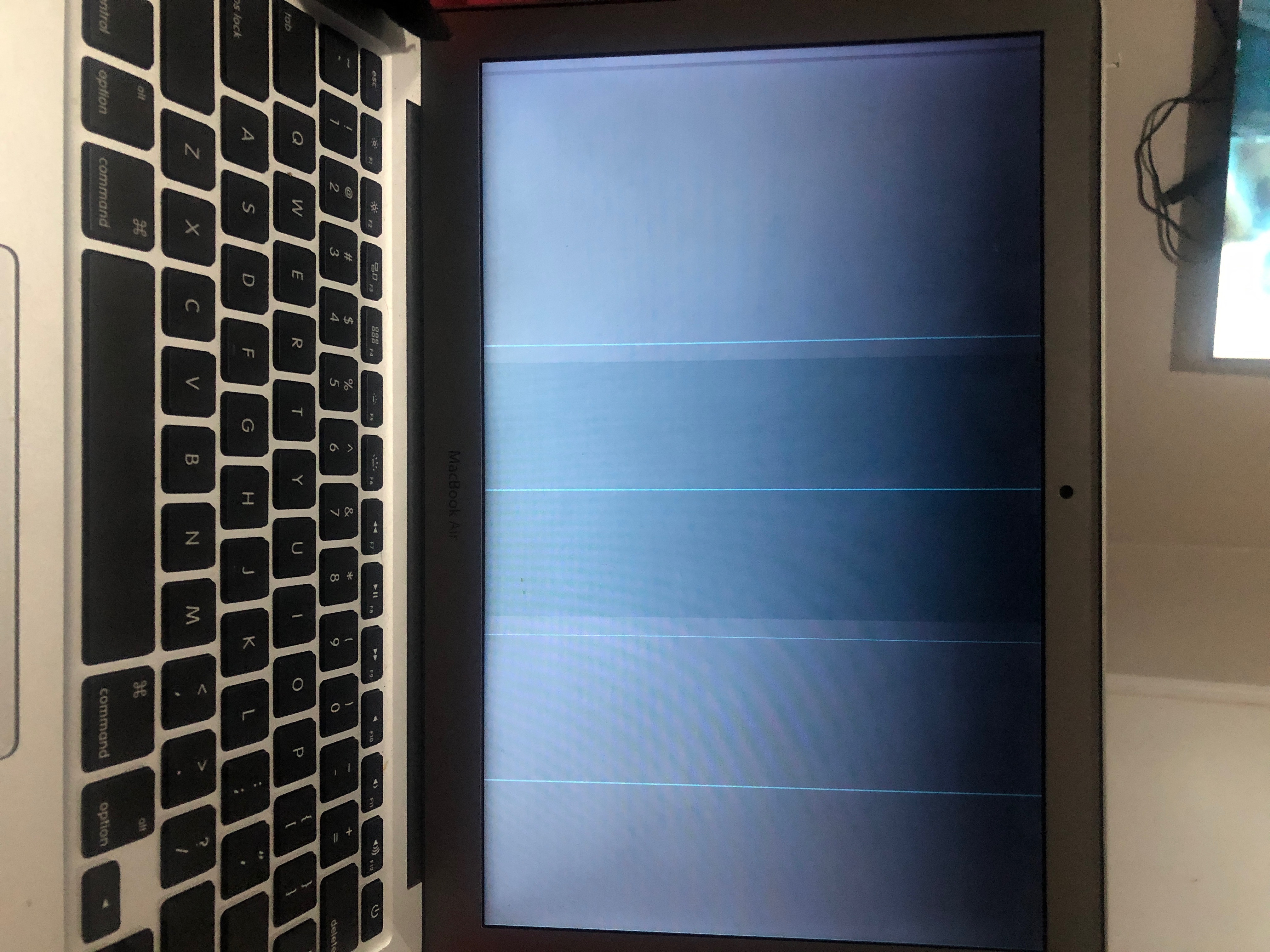 blank apple computer screen