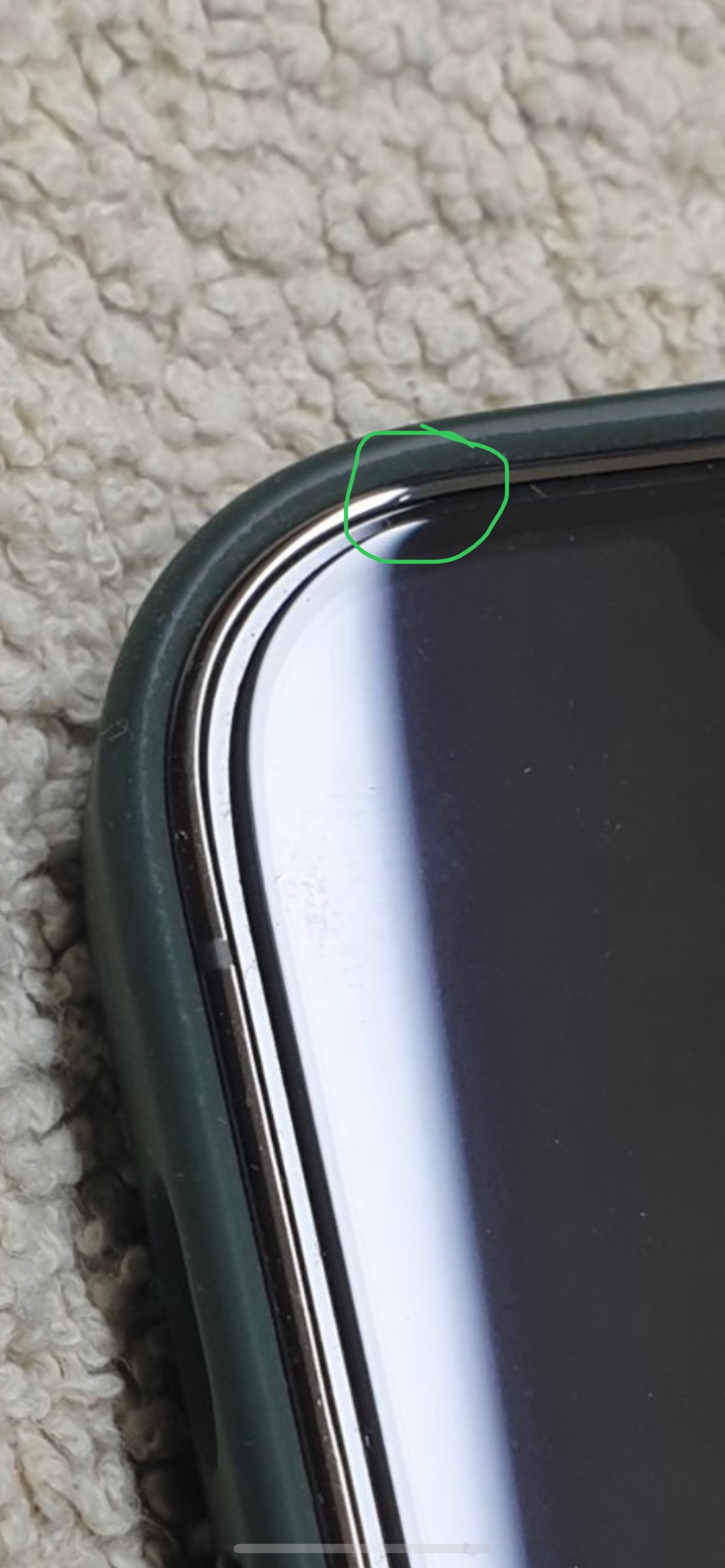 Cosmetic defect in the case, defect or no… Apple Community