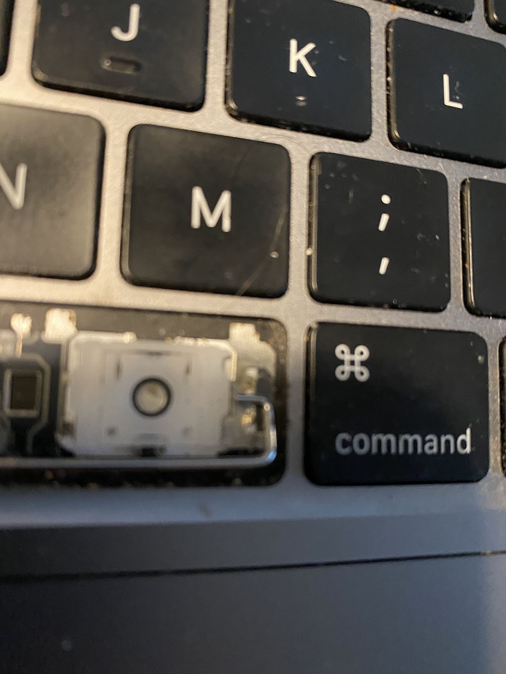 Reassemble spacebar on macbook pro 16" Apple Community