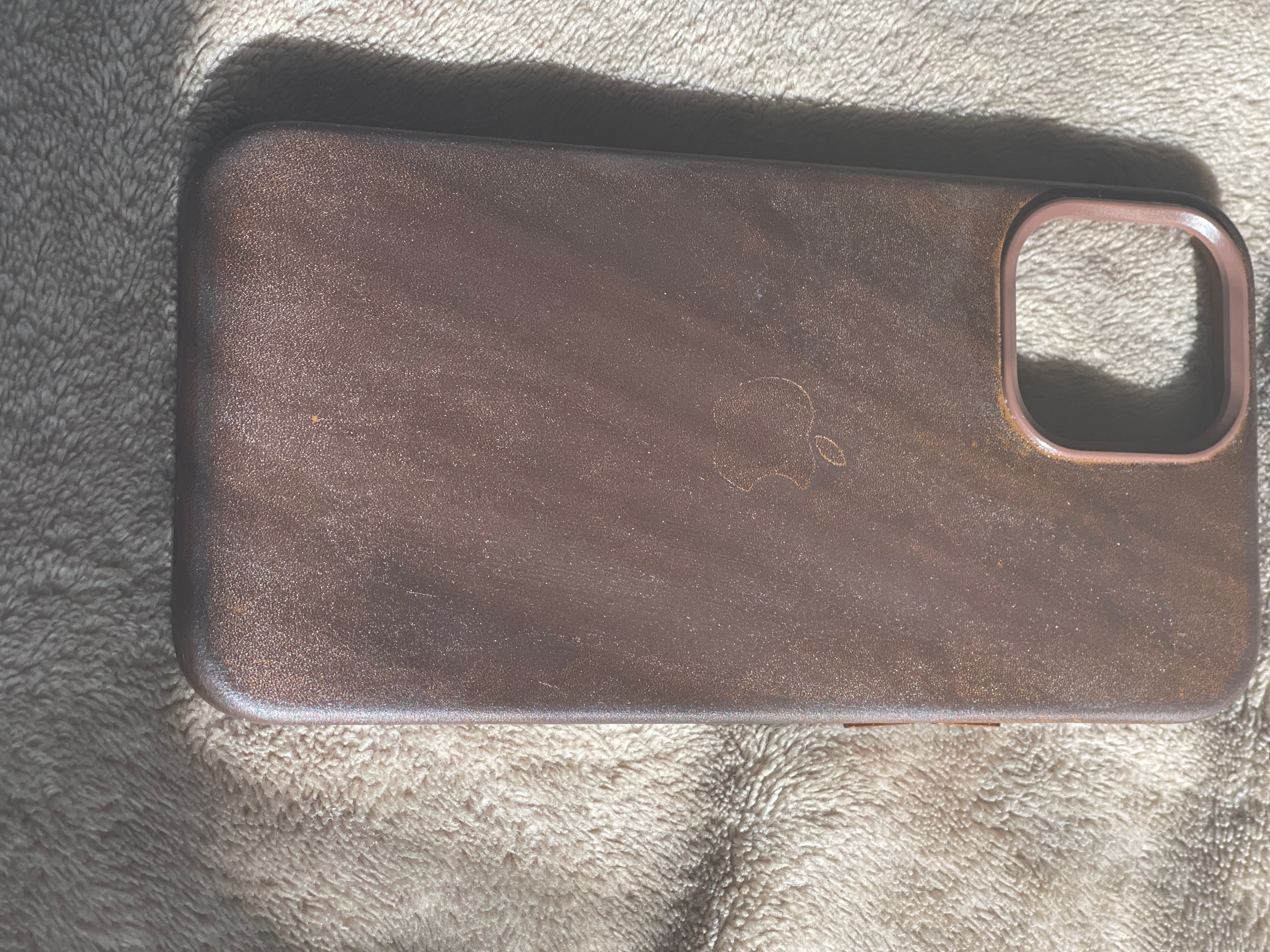 iPhone 12 leather case patina 3 months : r/iPhone12