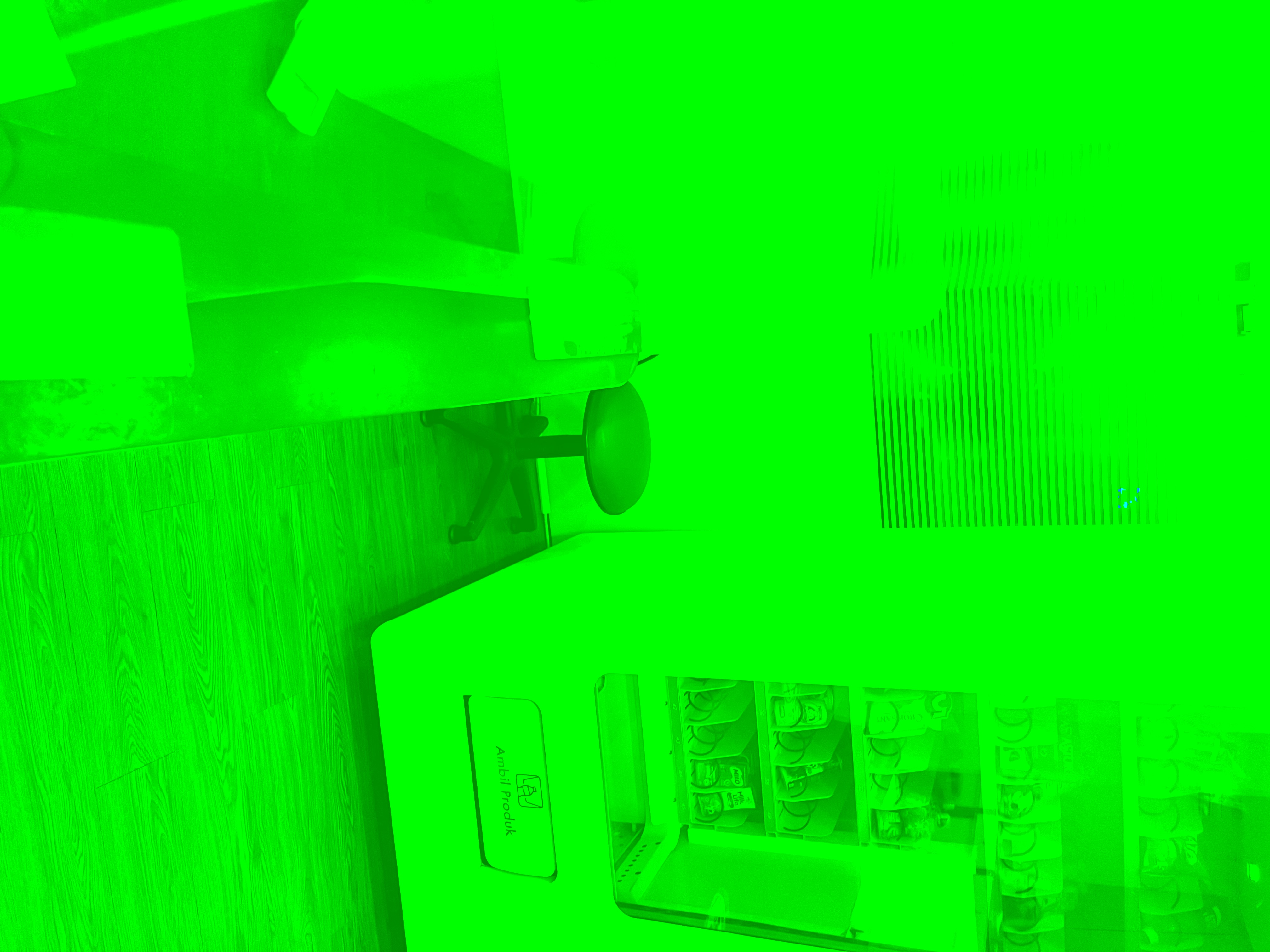 Camera Green & Pink, Screen Glitch Ip… Apple Community
